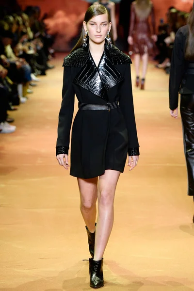 Look 7